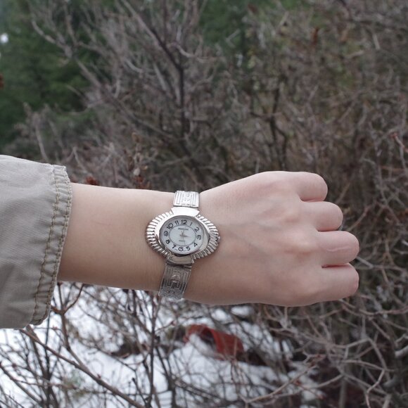 Vintage Silver Plated Mother Of Pearl Shannon Ladies Wrist Watch - Picture 1 of 6